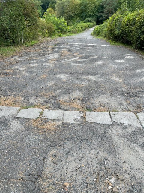 SeniorenSpandau's tweet photo. #Stolperfallen in #Spandau - zum Wochenende ein beliebtes Ausflugsziel. Folge 4: #Haveldüne. Schwierig mit Rollstuhl, Rollator, Kinderwagen und Fahrrad sowie zu Fuß. @DennisMeischen @fussverkehr_de @thorstenschatz @Tsp_Spandau https://t.co/uDcKaXkX1e