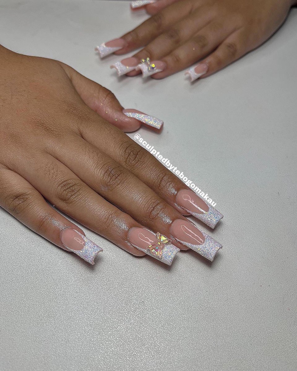 Hey guys, I’m a nail tech based in Vanderbijlpark. Pls RT, my next client might be on your TL. #vaal #vaaltwitter