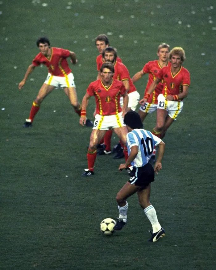Footballtweet's tweet photo. It's all about perspective. 🇦🇷👀 https://t.co/Uj5cf27r08
