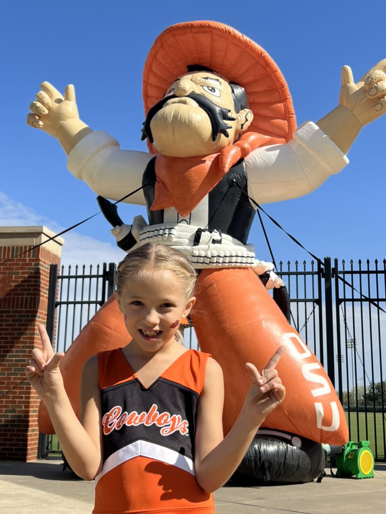 Ranalions's tweet photo. Pistols Firing!! #gopokes https://t.co/zE613SFeqm
