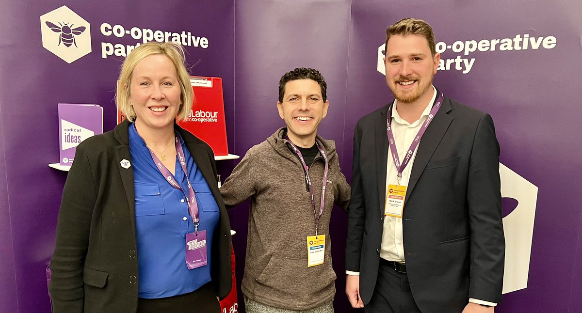 markdeanbrown's tweet image. A Buckinghamshire reunion at @CoopParty conference! Great to catch up with @alexsobel MP, Shadow Minister for Nature. 

Alex went to @JHGSHW in #Wycombe where earlier this year I took part in @JHQuestionTime 

#Wycombe #Buckinghamshire #CoopConf22