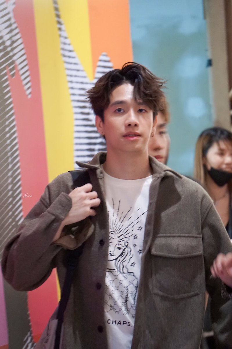 Light_Akira's tweet photo. หน้าชัด หลัง………… เบลอแหละจ้าาา 😆
ตกใจแบบไม่ทันตั้งตัว🤣
#PromMark #พร้อมมาร์ค #PromMarkXShopeePremium #prompayy #marksiwat
@anotherboytj23 @Mmarksiwat https://t.co/RPs5ndyP2K