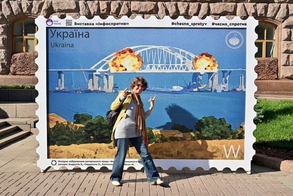 Naky's tweet photo. #KerchBridge 
#StandWithUkraine https://t.co/P2uOKeyijD
