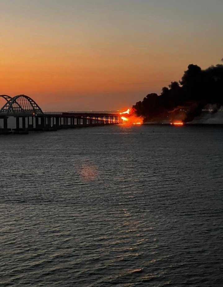 UcraniaGuerra's tweet photo. Buenos días desde Crimea 👋🏻🌅
Good morning from Crimea 👋🏻🌅
#WithoutBridge https://t.co/EIhLt9e0Ag