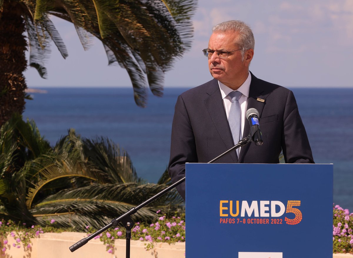 Δήλωση του Υπουργού <a href="/MinInteriorCY/">Υπουργείο Εσωτερικών</a> <a href="/NourisNicos/">Nicos Nouris</a> στο Συμβούλιο Υπουργών #MED5  #EUMED5 στην Πάφο👉 ow.ly/9XaB1046NOk