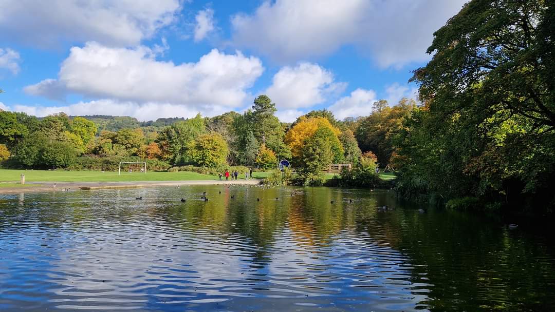 Every month I organise a not-parkrun with a friend. Amazing antidote to life's troubles. Age range 4-84, IKYN 🥰 Raising 💰4 c <a href="/Ashgate_Hospice/">Ashgate Hospice</a> today 💙   #wellbeing #mentalhealth #parkrun  <a href="/JogDerbyshire/">Jog Derbyshire</a> <a href="/WhitworthThread/">The Whitworth Thread</a> <a href="/Coco_Travels/">Samantha Boden</a>