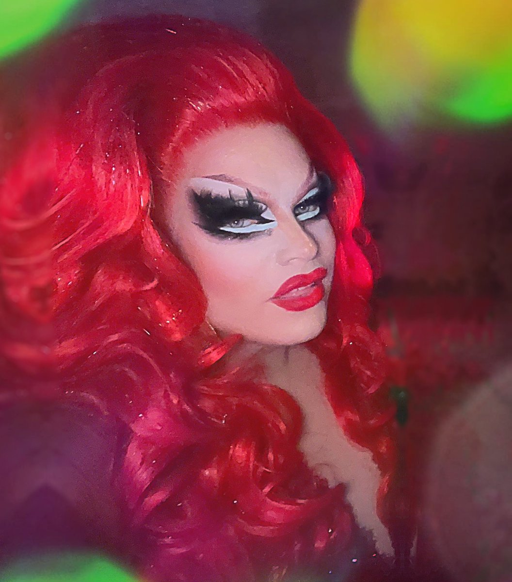 REDy for the night? @backstagediaries 🫦
#dragdj #dragqueen #dragmakeup #WIGSBYLAILALICIOUS #cologneparty #nightlife