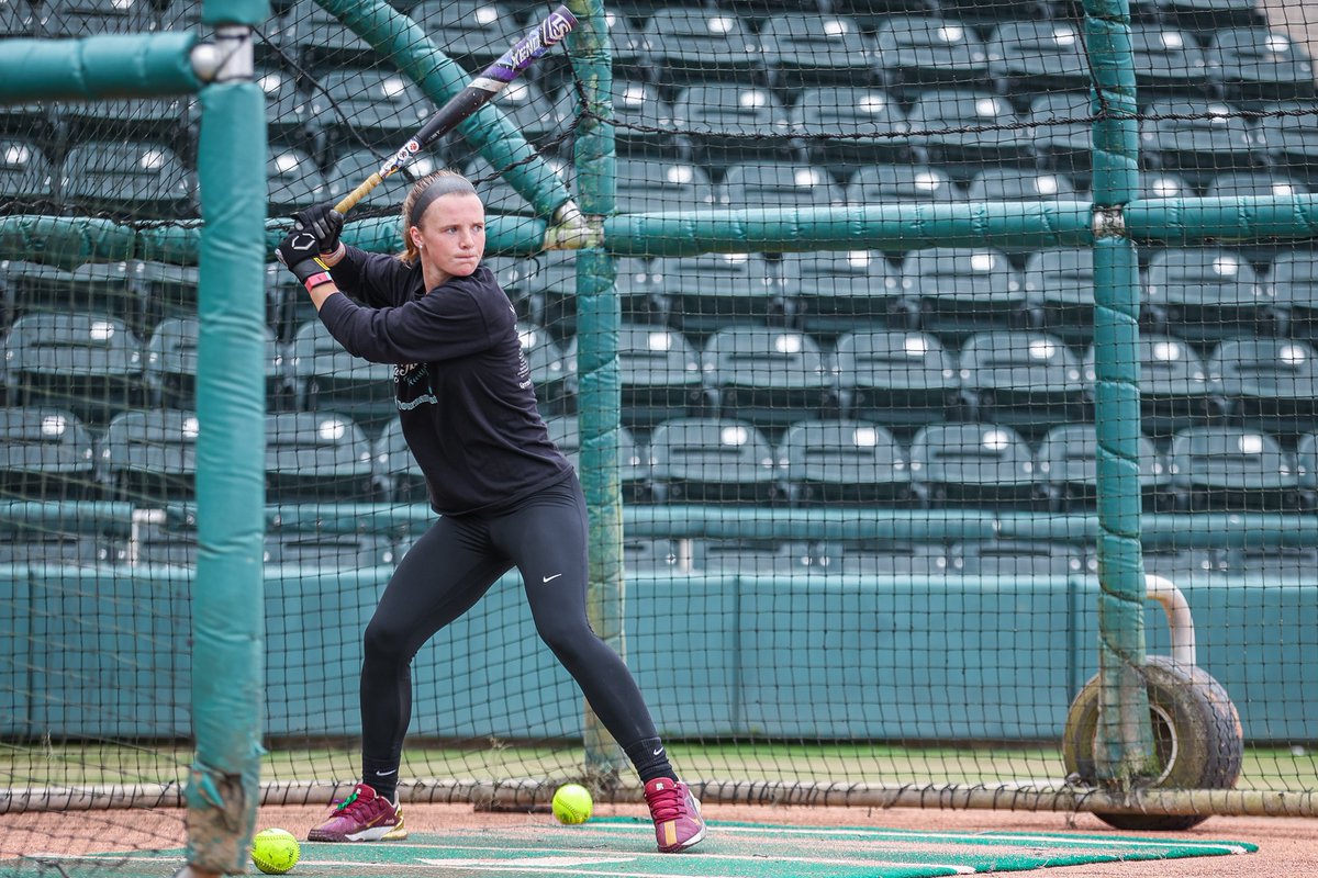 There is softball at JoAnne Graf Field this afternoon! 📅: Saturday, October 8 🆚: Lurleen B. Wallace CC ⏰: 1:00 PM 🎟️: Free Admission ▪️ Garnet and Gold Scrimmage to start at 11 AM #OneTribe