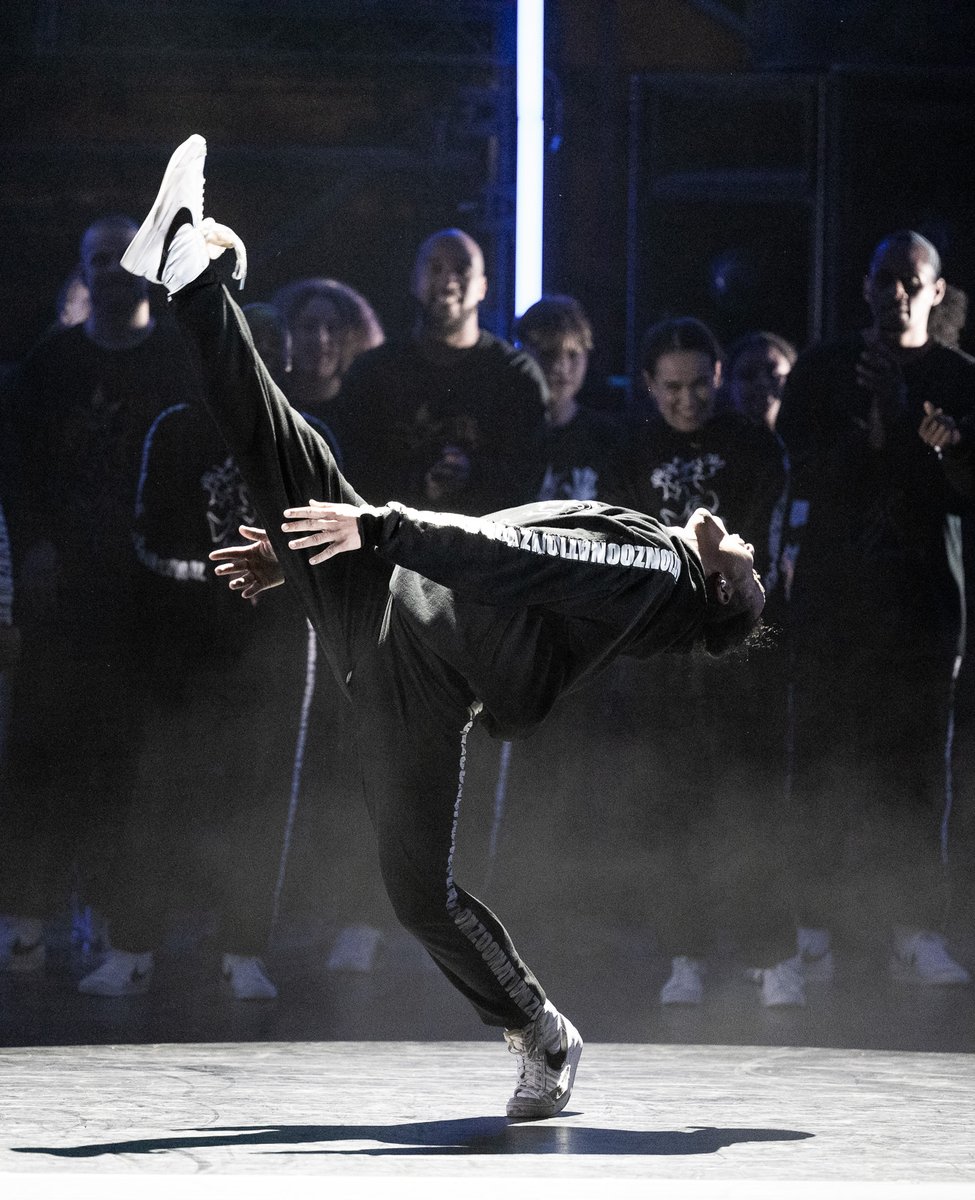 Saturday... we're coming you! 
LAST CHANCE to see this insanely talented company on stage today <a href="/Sadlers_Wells/">Sadler's Wells</a> 
Performances at 2:30pm &amp; 7:30pm ONLY 

Tickets: sadlerswells.com/whats-on/zoona… 
#Mixtape