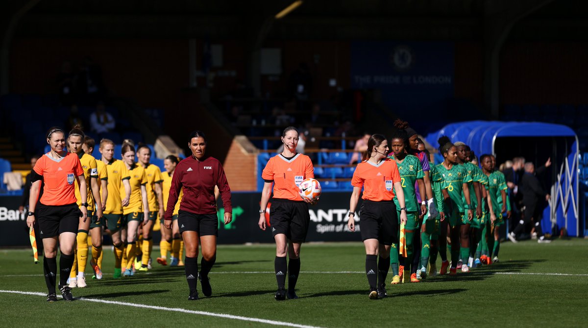 TheMatildas's tweet photo. 46' We're back underway for the second half!
Watch it live & free on 10 Bold @10FootballAU
🇦🇺 3-0 🇿🇦 #AUSvRAS
#WeAreMatildas https://t.co/DYqpPLeIbE