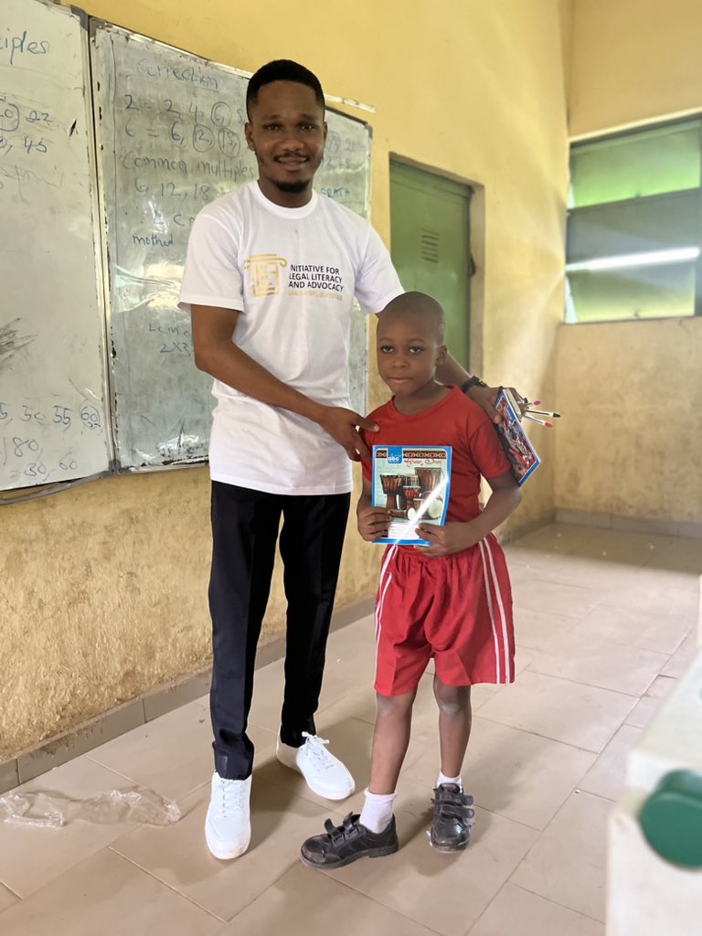 SamoraFortune's tweet photo. Meet Alex - he was very eager to contribute. Although he didn’t get it all, but you’d see the zeal and effort he puts in to get the right spelling.

The student on red, Mohammed - very outspoken and I admired that about him. https://t.co/oguQ0hMnDP