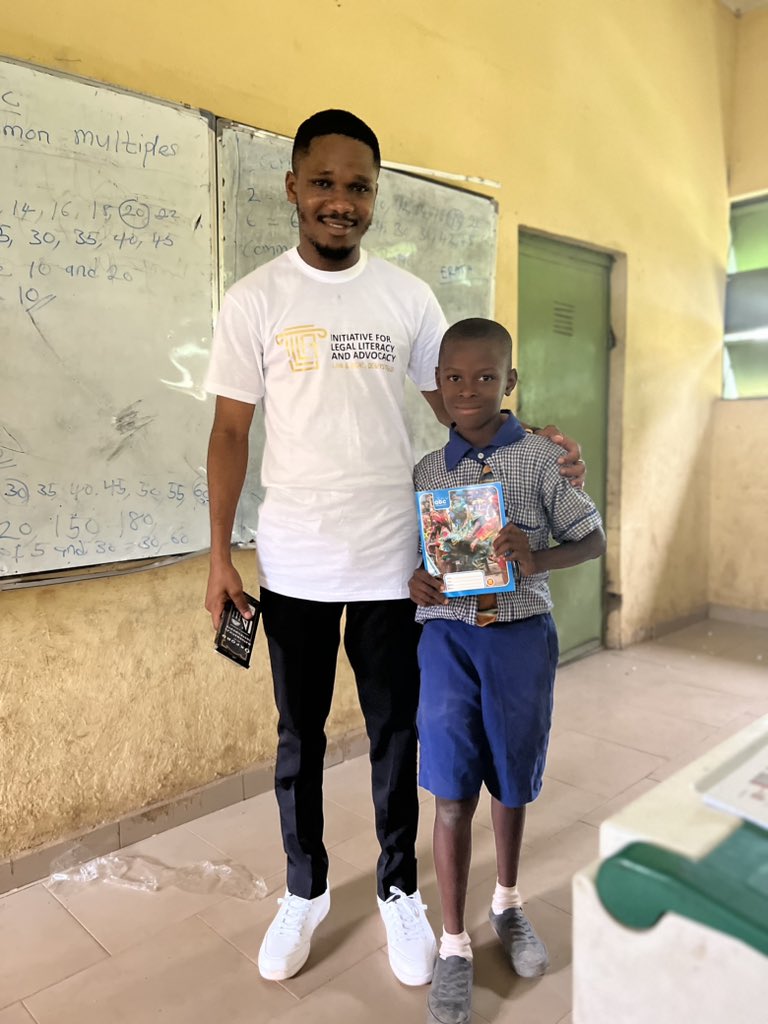 SamoraFortune's tweet photo. Meet Alex - he was very eager to contribute. Although he didn’t get it all, but you’d see the zeal and effort he puts in to get the right spelling.

The student on red, Mohammed - very outspoken and I admired that about him. https://t.co/oguQ0hMnDP