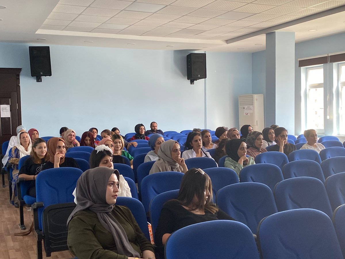 ArtukluRam's tweet photo. Okul Servis Araç Sürücüleri ile Rehber Personele  yönelik Özel Eğitim Bilgilendirme Kursu Özel eğitim Öğretmenimiz Musa Çelik tarafından  verildi. @tcmeb @MebOrgm @Cemal_Ozdemir67 @Murat69_Demir @mehmeteminduya1 @MESUTADIYAMAN @MusaMusacelk19 https://t.co/L6uPmDpgAA