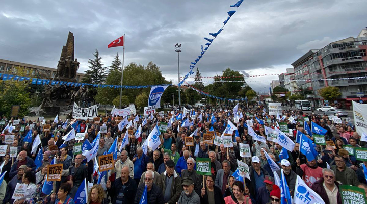 🔴 CANLI
SOL Parti'den Uşak'ta 'Üretici Mitingi'

SOL Parti Başkanlar Kurulu Üyesi İlknur Başer, taleplerini açıklıyor

bit.ly/3CHAOb3