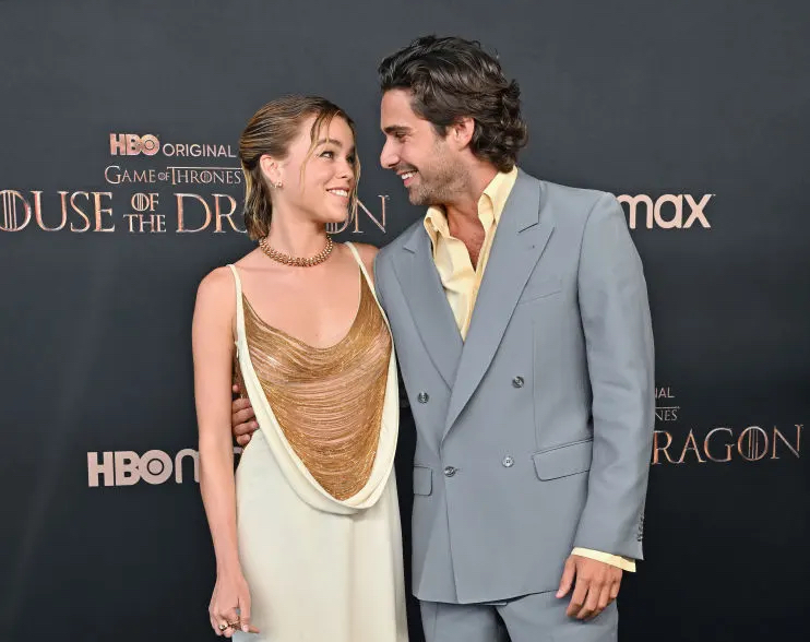 millysource's tweet photo. they lost focus and had a consensual workplace relationship #houseofthedragon https://t.co/1wbergAKn1