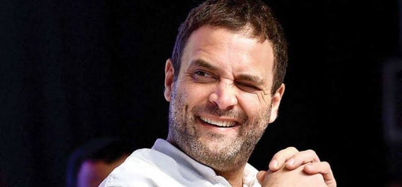 Shrynik88's tweet photo. राहूलच्या यात्रेला सूरवात झाली.
4 दिवसांत भागवत मशिदीत गेले. 
@RahulGandhi ने मोजून दोन राज्यं ओलांडली
भागवतांनी ब्राह्मणांना पापक्षालन करायला लावलं. 
हि यात्रा संपेपर्यंत थंडी सुरू होईल.
भागवत मनुस्मृतीची शेकोटी करून उब घेताना दिसले तर आश्चर्य वाटून घेऊ नका. 
#BharatJodoayatra https://t.co/KzXKKYsv6f