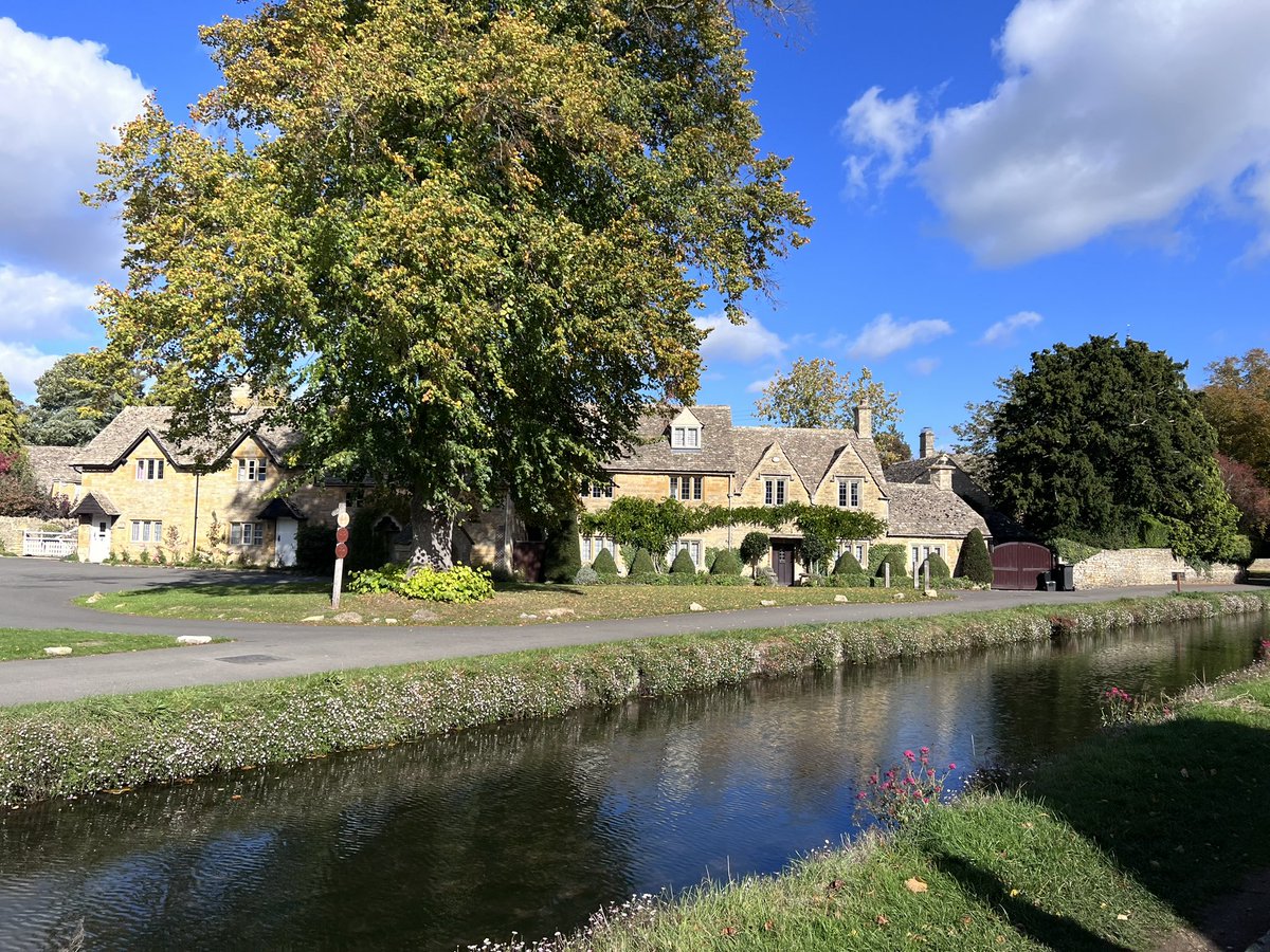 Cotswold_Idyll's tweet photo. Family ramble raising money for #childreninneed #countryfileramble through the Slaughters #Cotswolds https://t.co/MsYVqtkjlG
