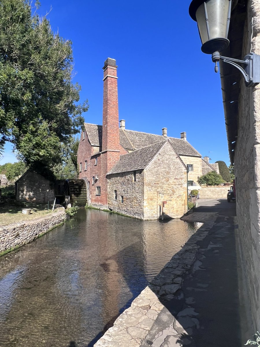 Cotswold_Idyll's tweet photo. Family ramble raising money for #childreninneed #countryfileramble through the Slaughters #Cotswolds https://t.co/MsYVqtkjlG