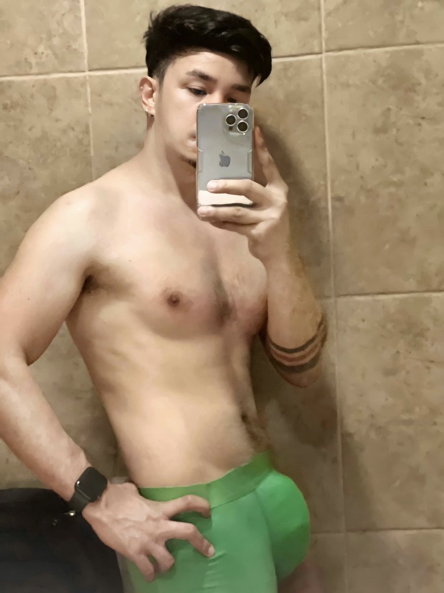 princered03's tweet photo. Sarap ng workout ko tonight. 💦 https://t.co/uBQFUkQlCW