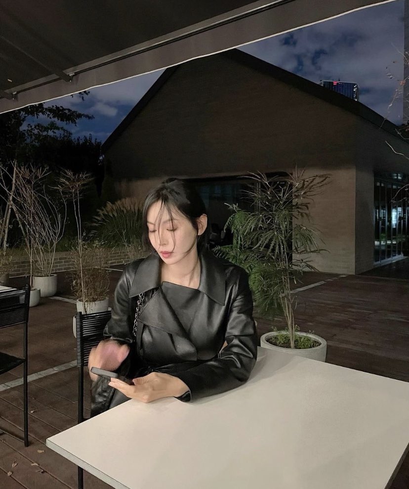 mssysysy's tweet photo. miss soyeon kim, SPARE ME https://t.co/Oes81dSV42