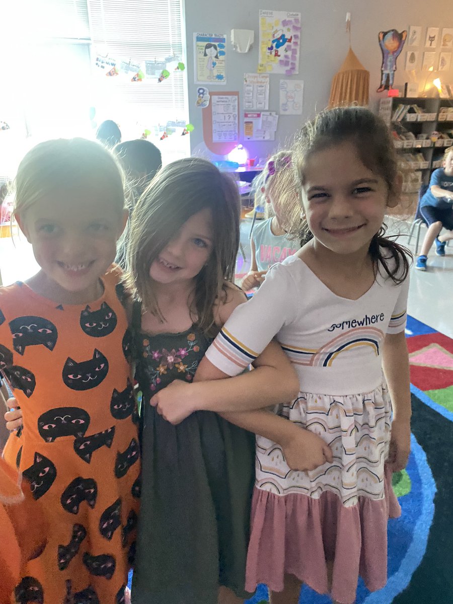 We spent the last minutes of our day having a dance party to celebrate reaching our class deposit goal! I am so proud of them 🕺🏻🪩