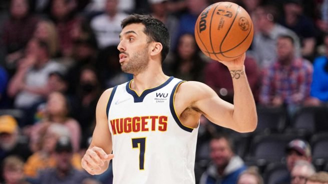 AlbertoPereiro's tweet photo. Cuenta @ElSextoHombreOC que está muy difícil que Campazzo y el @RMBaloncesto se entiendan y que el argentino vuelva
Tiene ofertas NBA, una empresa concreto que podría aceptar en breves
A esperar https://t.co/uo8yLJv2RQ