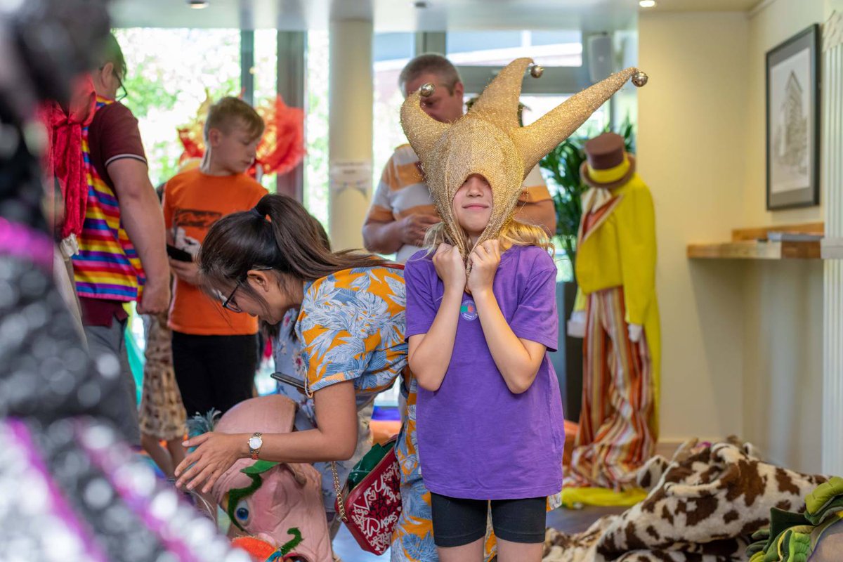NorwichTheatre's tweet photo. Our upcoming children’s costume workshop ‘Wonderful Women of the World’ still has spaces!👗
We invite you to get crafty and celebrate the extraordinary lives of women who have shaped the world we live in! 🌍
📅 27 Oct 22
🧒 Age 7 – 11
🎟️ https://t.co/wNmJHqIUhJ https://t.co/dyPzGmxiSG