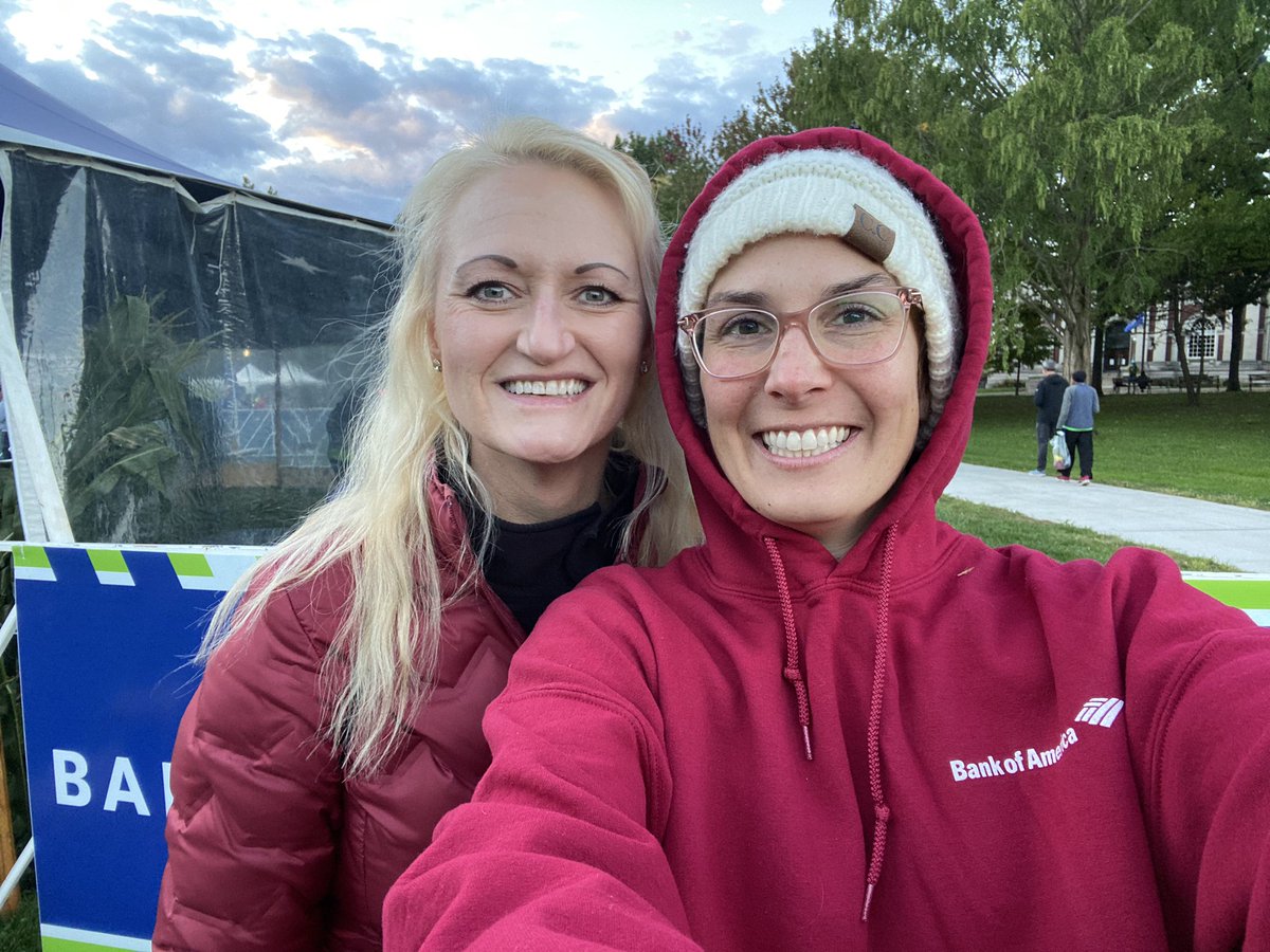 RobynTweeters's tweet photo. Great morning @BankofAmerica Freedom Point! #RunHartford #BofAVolunteers https://t.co/8GFvBY749b
