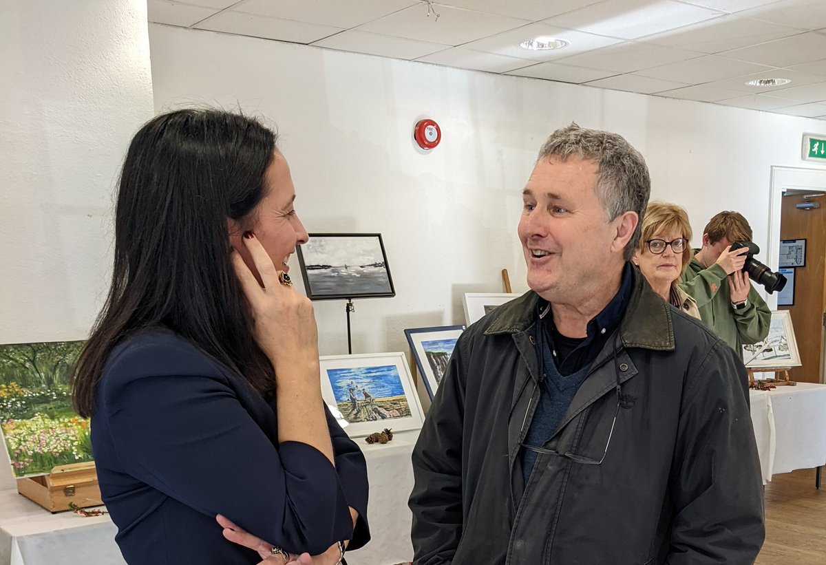 cathmartingreen's tweet photo. Such talent in #MountMerrion!
A beautiful exhibition by students of Pat Mac Allister in the Mount Merrion Community Centre art classes
It's a pleasure to officially open the exhibition today, drop by over the weekend if you can 10:30am - 4.30pm https://t.co/8fJnwOTYjx