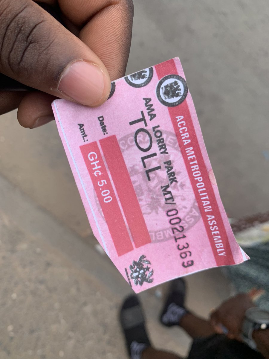 benanyan's tweet photo. @AccraMetropolis pls confirm; is this an official receipt and is he an official?  They’re collecting tolls from drivers along the Childrens Hospital road in Accra. https://t.co/O1OmvmOAoB