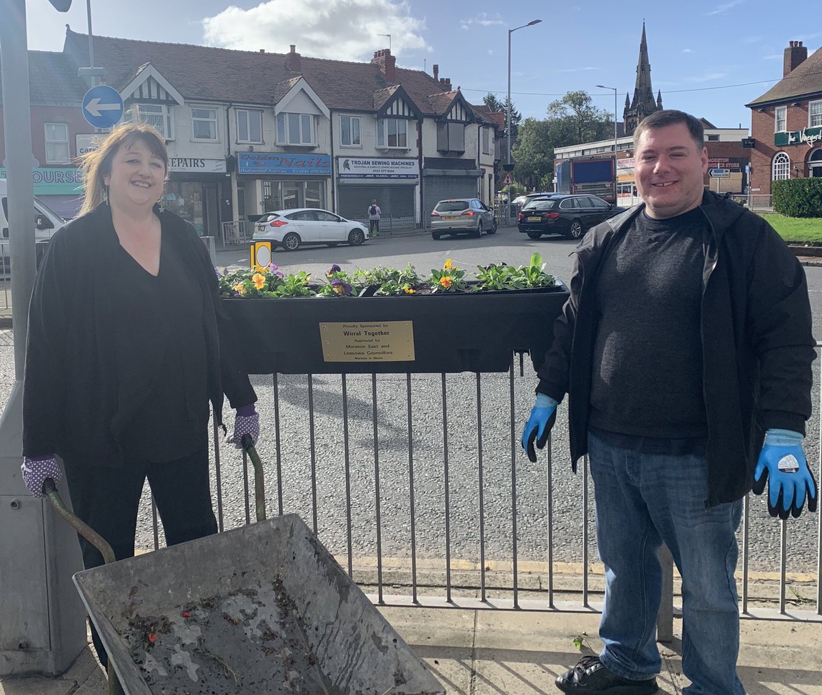 <a href="/LMElabour/">Leasowe & Moreton East Labour</a> team helping out Moreton in Bloom this morning at the Cross, #LoveWhereYouLive