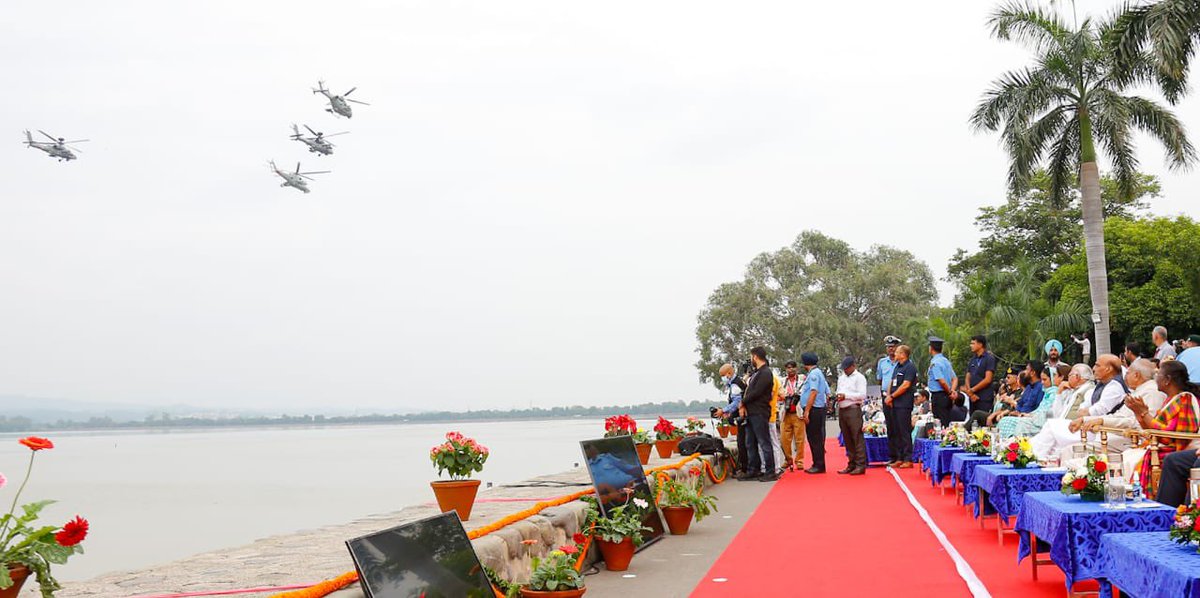 rajnathsingh's tweet photo. Attended the 90th anniversary celebrations of the Indian Air Force in Chandigarh today and witnessed the breathtaking aerial display by the courageous Air Warriors. https://t.co/IojfnHqFw8
