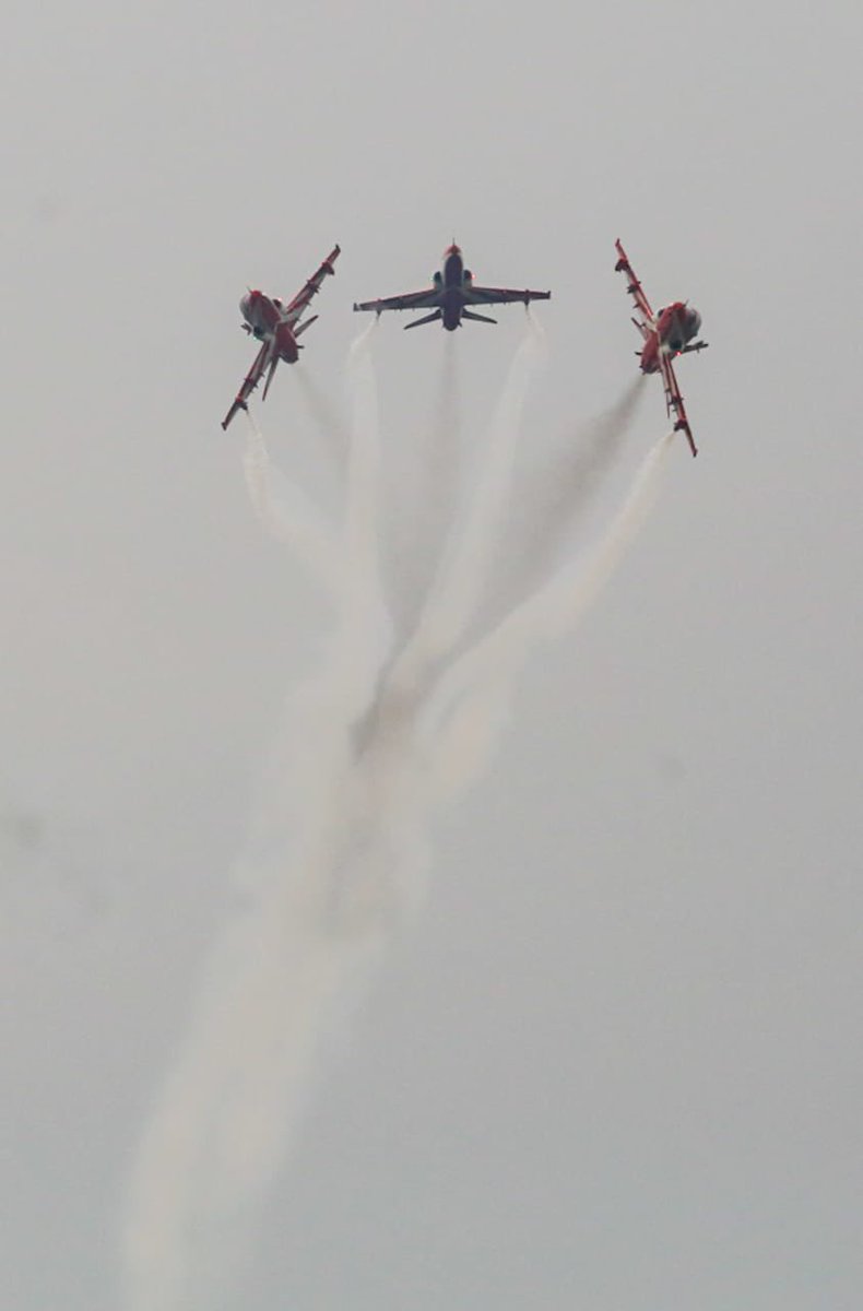 rajnathsingh's tweet photo. Attended the 90th anniversary celebrations of the Indian Air Force in Chandigarh today and witnessed the breathtaking aerial display by the courageous Air Warriors. https://t.co/IojfnHqFw8