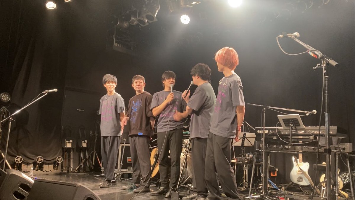 akkipool's tweet photo. 1番前からの景色は本当に最高すぎて幸せすぎた✨
 #flumpool https://t.co/LtieOHugH1
