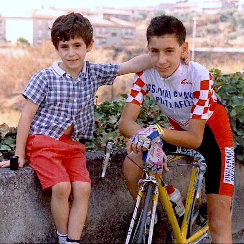 Comme le temps est passé vite !  |  How time has passed quickly!

📸 DR
#VincenzoNibali #Nibali #LoSqualodellostretto #lerequindemessine #IlLombardia #ilombardia #lesRP