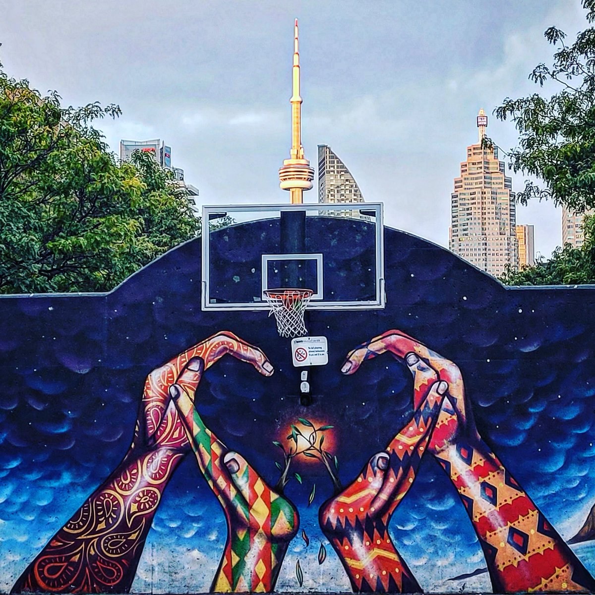 TeddyWilson's tweet photo. #TorontoIsHome, #HomeIsToronto 💜. #Toronto #YYZ #Rush 💜. https://t.co/YxbICZ4gGr