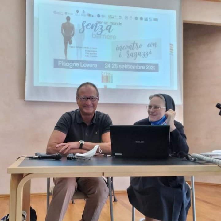 AisosODV's tweet photo. Domenica 𝟵 ottobre @CimminoSalvator nuoterà nel Tevere da Ponte Duca d'Aosta fino a Ostia 
55 km a nuoto per ricordare che la disabilità non è un fatto privato, ma una realtà di cui dovrebbe farsi carico la collettività.
Forza Salvatore!
#wefightbonecancer https://t.co/jILn0HZkJW