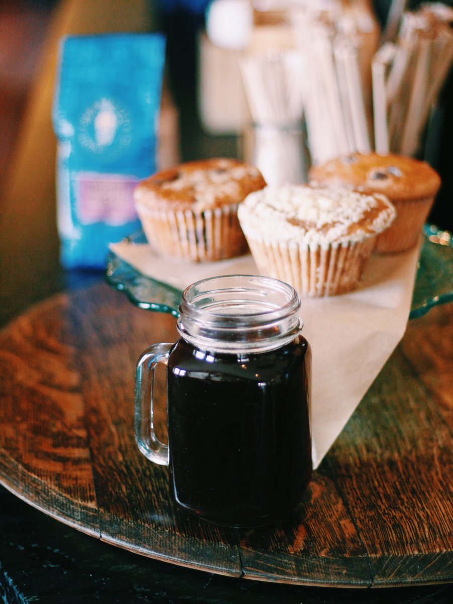 Everything you need this weekend - a great cup of coffee, a treat, beans to go... we got you! #coffee #cafe #local #shopsmall #shoplocal #philly #mainline #coffeeroasters #latte #espresso #coldbrew #brewing #latteart #sustainable