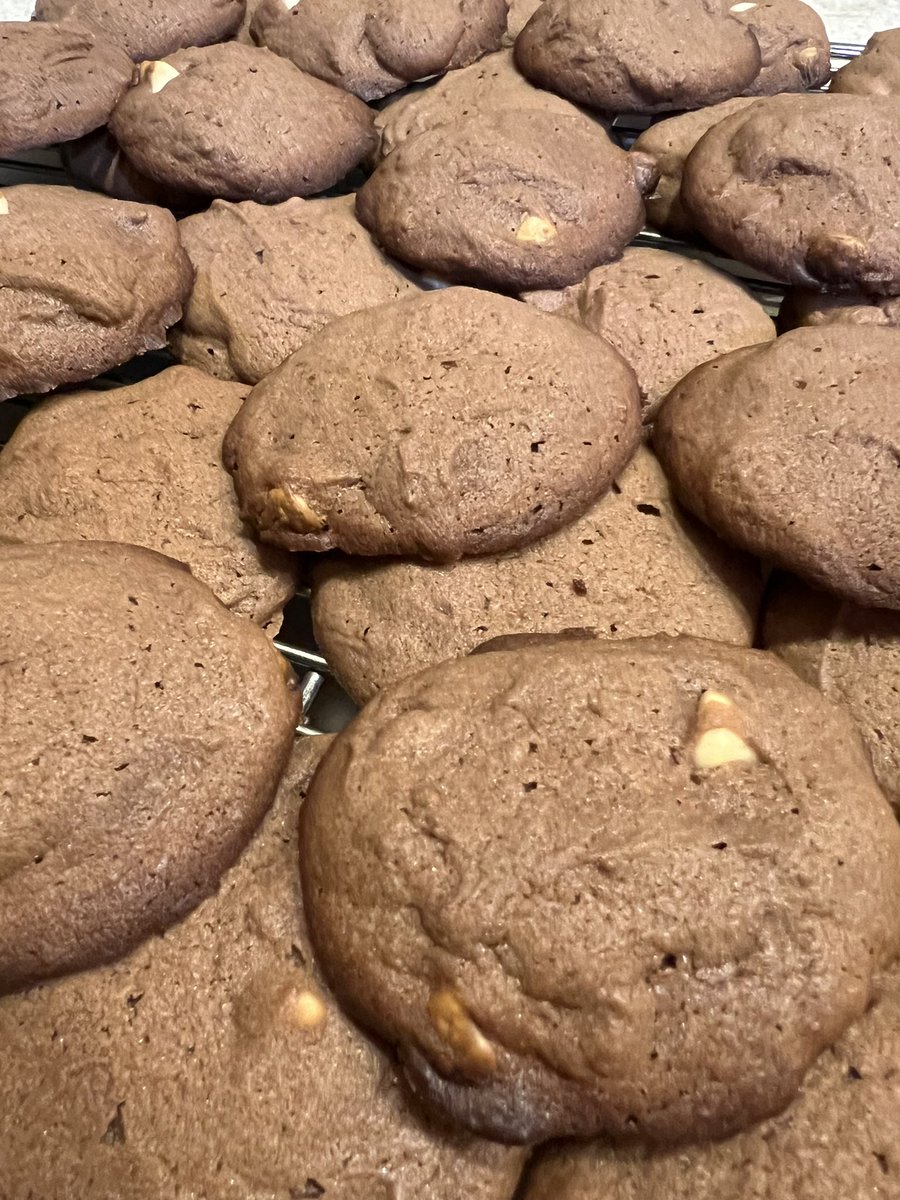 guertin's tweet photo. Our contribution this year to #TheGreatRareBooksBakeoff - one of our favorite recipes, chocolate drop cookies (with white chocolate chips substituted for nuts) #BakePennState @psulibs https://t.co/kVGuzTMfc2
