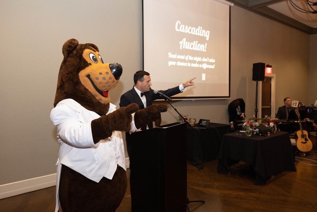 The fourth annual Choral Gala was a spectacular night of celebration for our program! Thank you to all of the attendees, event sponsors, and friends and supporters of the choral studies program who helped to make this year's gala the most incredible one yet.✨ #RealBearsSing