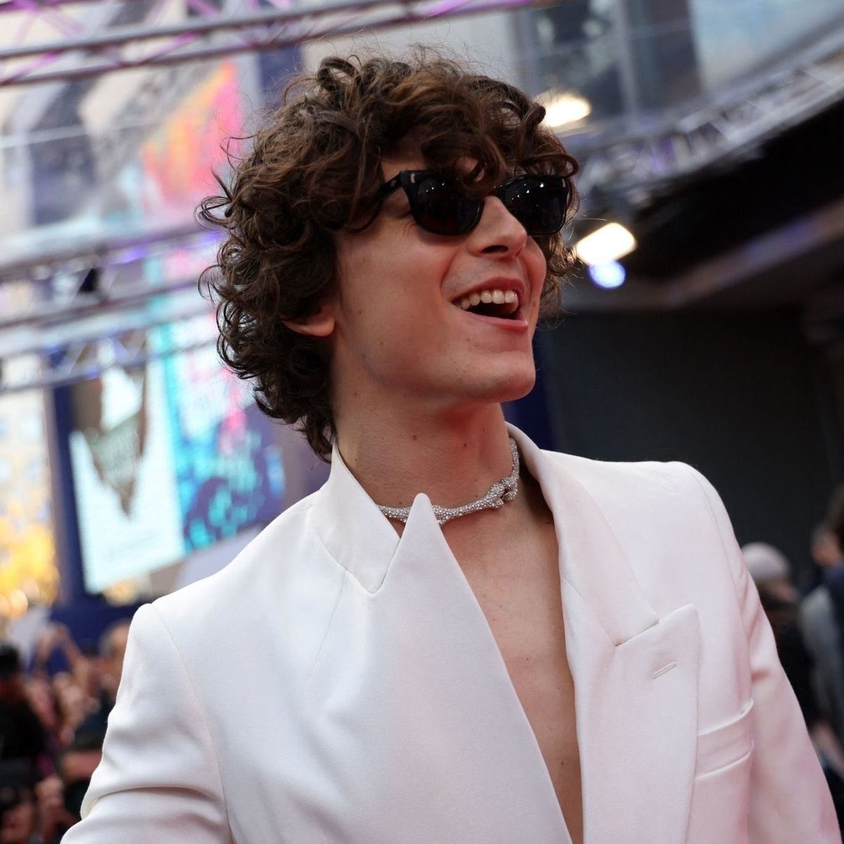 jessyloverso's tweet photo. Timothee chalamet ha deciso di scendere dal paradiso oggi 🤍 #TimotheeChalamet https://t.co/HiwWsDQ8Th