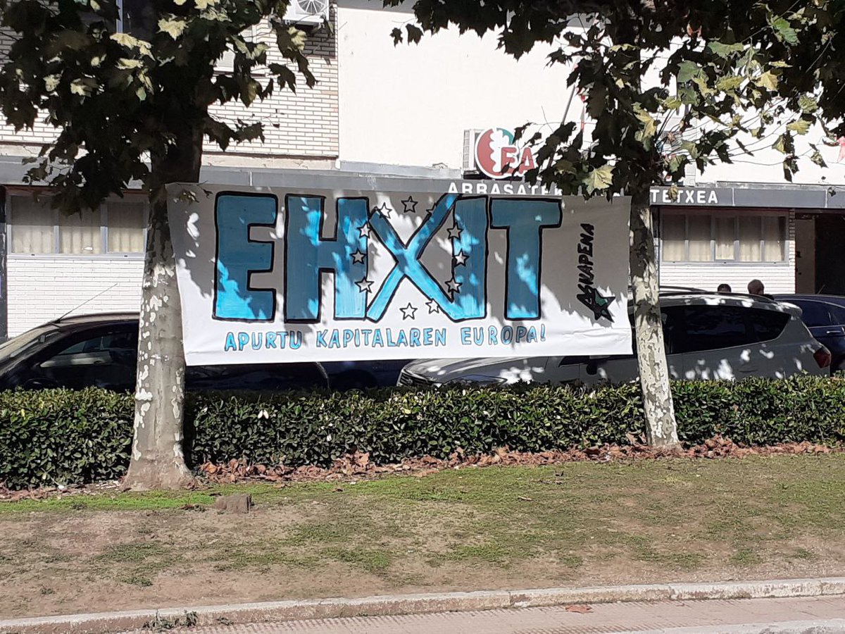 AskapenaA's tweet photo. Maritxu Kajoin ere internazionalismoa presente. Apurtu kapitalaren Europa! #EHxit https://t.co/n6pNzO96HI