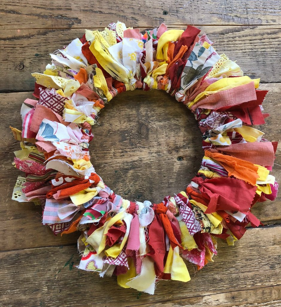 thread_republic's tweet photo. #Autumn #RagRug #Wreaths - next week's activity for our #MeetTryLearn sessions with @tslkirklees at #Kirklees #libraries
The team are all really excited about delivering this one! It's a great way to add a pop of colour to your #homedecor, whilst using up scrap fabric ππ§‘ https://t.co/0EFFo6m5KQ