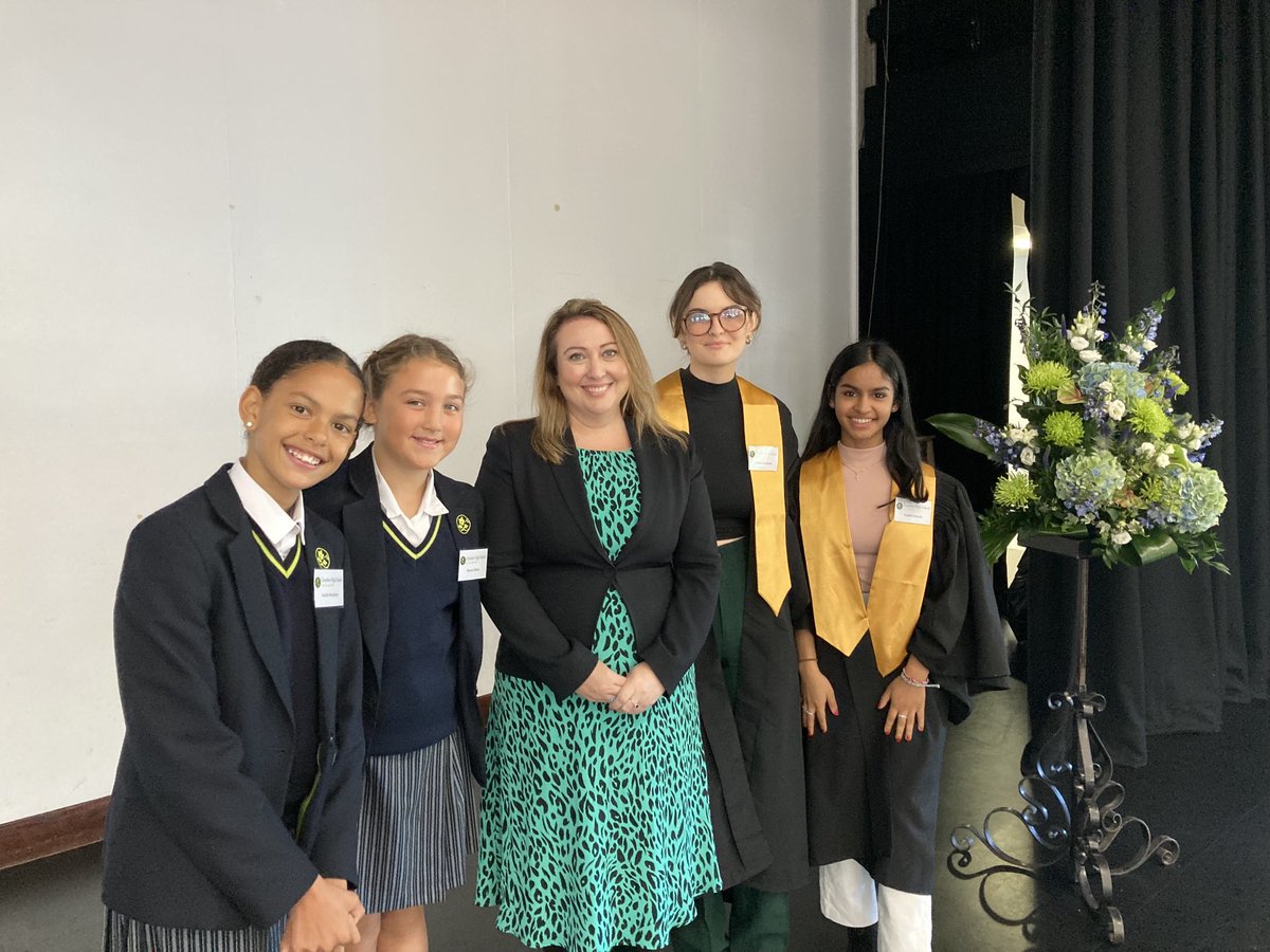 Congratulations to Head Girls Yasmin and Eleanor and Year 7s Bonnie and Arielle who together with ⁦<a href="/CroydonHigh/">Croydon High School</a>⁩ Head Annabel Davies welcomed so many families to our Open Day today. A good time had by all!!!