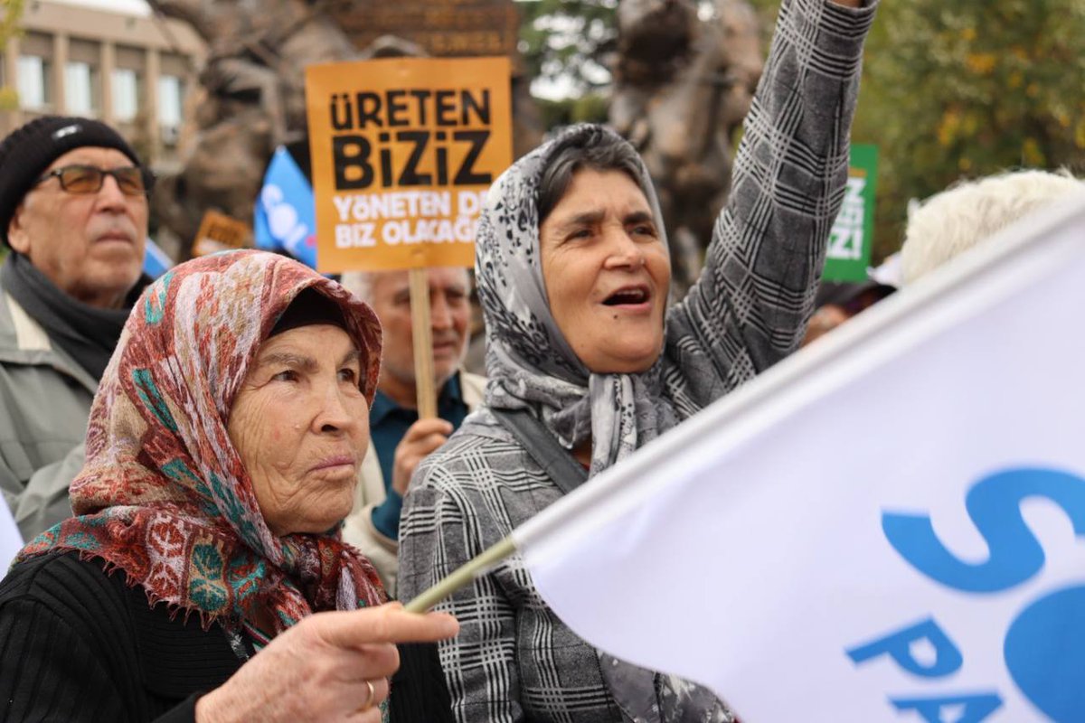 'Üretici Mitingi': SOL Parti acil taleplerini açıkladı

📌 Üreticilerin elektrik, su ve Ziraat Bankası borcu silinsin
📌 Taban fiyatlarını üreticiler belirlesin
📌 TEKEL ve özelleştirilen tüm kamu kurumları kamulaştırılsın

bit.ly/3T1xAVc