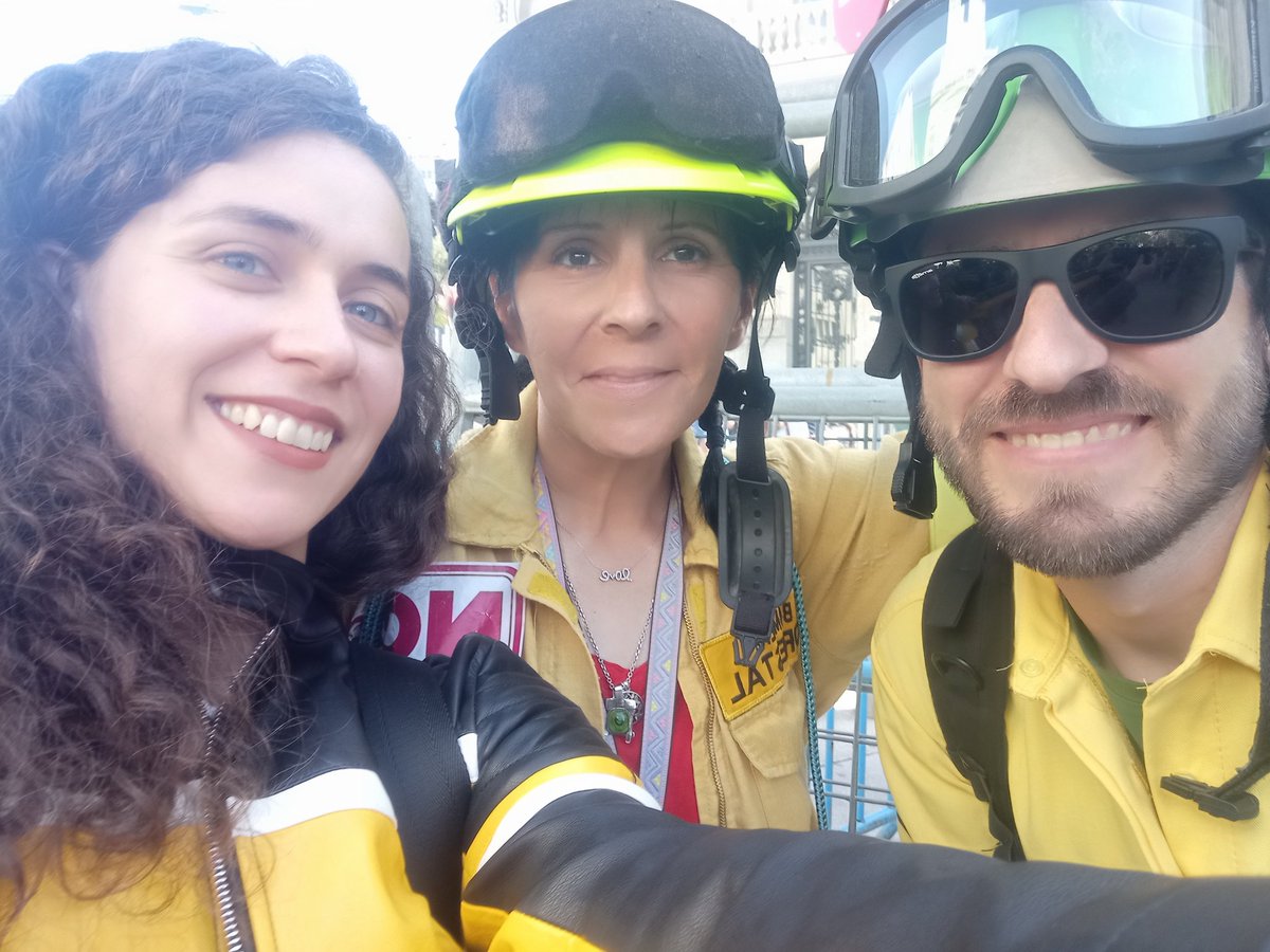 Madrid📍
Congreso de los diputados
En buena compañía 
#mareadefuego
#bomberosforestales