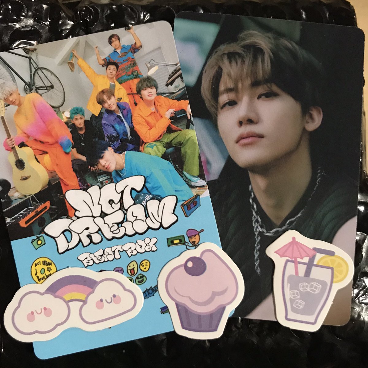 erizen_y's tweet photo. jaemin arrived safely ! thank you for the freebies @NCTDreamsFanGi1 💕#thankyouselle https://t.co/XUcIDjZNQ7