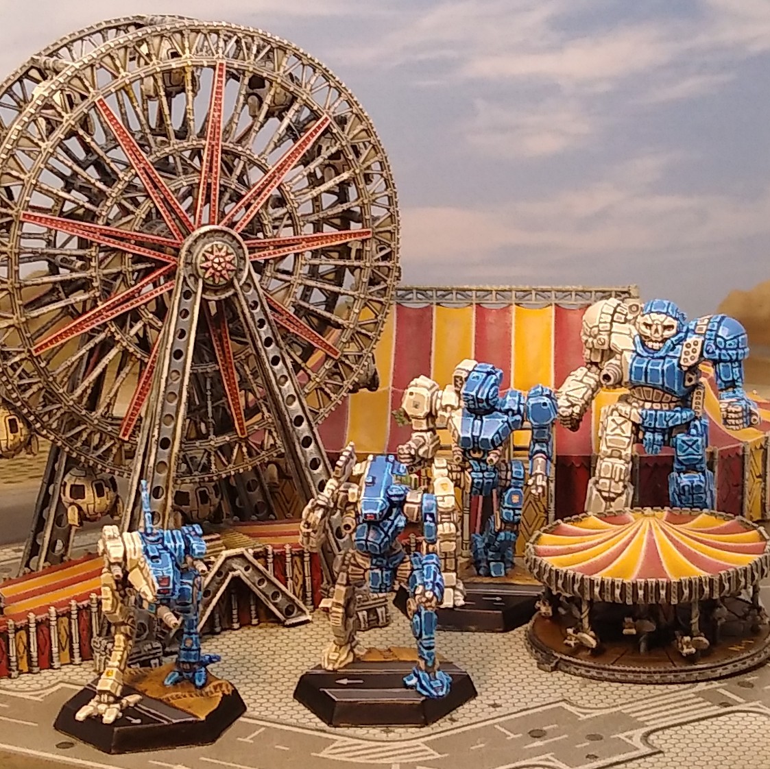 Screw the "Warhammer 35th anniversary". Today is MY birthday... And the Archon has ordered you to have fun! That's why these Lyran Guards are "scouting" the amusement park!

<a href="/CGL_BattleTech/">BattleTech</a>
#battletech