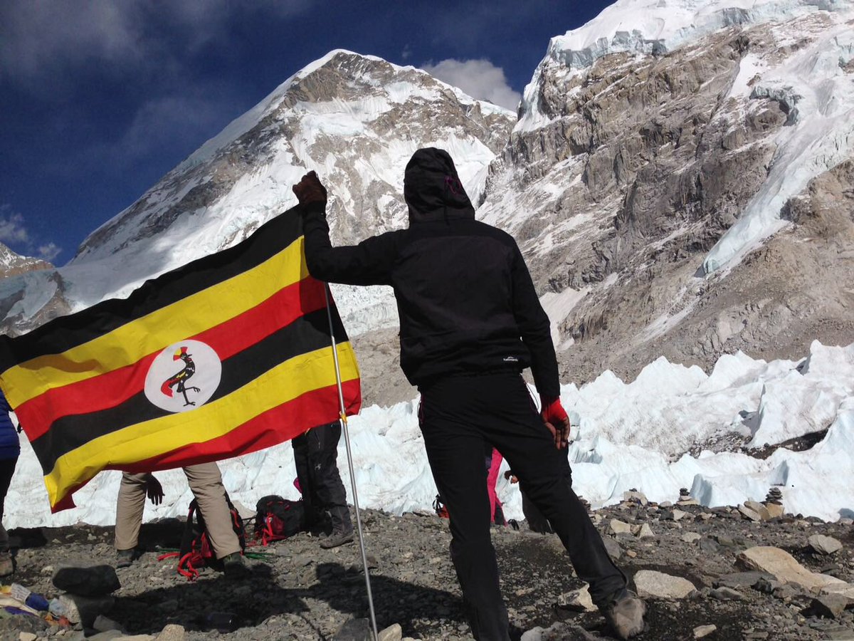 EverestToday's tweet photo. Happy Independence Day, Uganda. Greetings from Nepal!🇳🇵 https://t.co/aj2FgIQZAQ