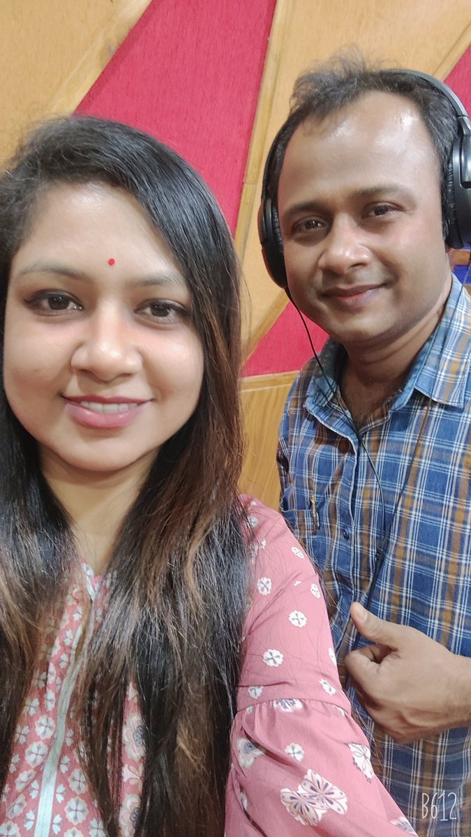 sohinimishra6's tweet photo. An amazing #recordingsessions for #gitagovindam with Rupak Kumar
#bhajan #recordingstudio #sanskrit #gitagovindamusical #Indianidolfame #playbacksinger #SohiniMishra https://t.co/iyo4rvVDe2